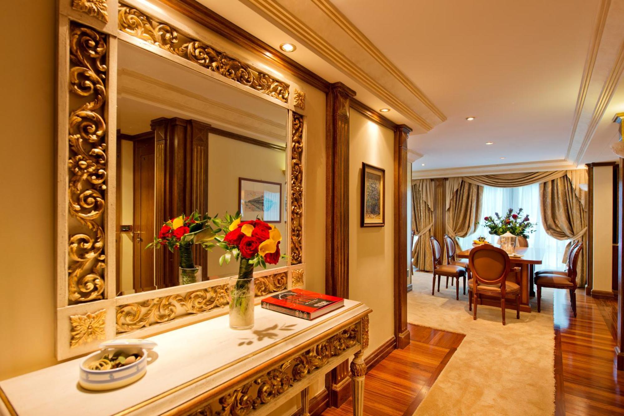 Presidential Suite Lake View